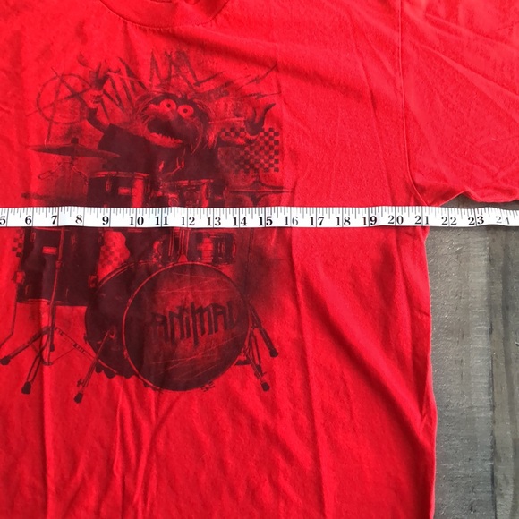 The Muppets T-shirt featuring Animal - Picture 5 of 7